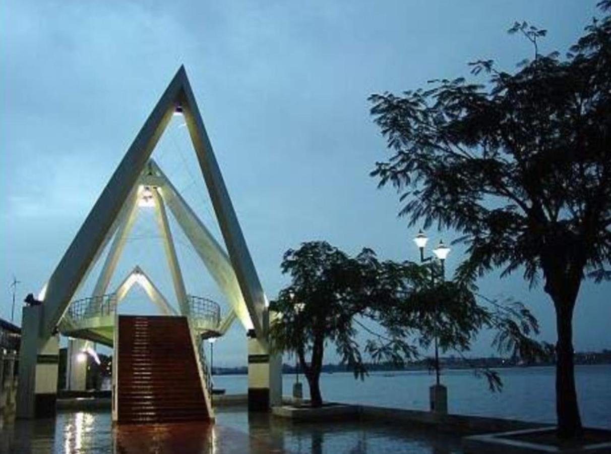 Raelyn'S Homestay Kochi Dış mekan fotoğraf